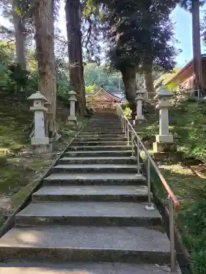 気多神社の{uncategorized: "未分類", other: "その他", undefined: "問題あり", building: "その他建物", grave: "お墓", sacred_gate: "鳥居", guardian: "狛犬", statue: "像", buddha: "仏像", history: "歴史", nature: "自然", garden: "庭園", animal: "動物", pagoda: "塔", temizu: "手水舎", mountain_gate: "山門・神門", sanctuary: "本殿・本堂", subordinate: "末社・摂社", art: "芸術", scenery: "景色", jizo: "地蔵", ema: "絵馬", goshuin: "御朱印", omikuji: "おみくじ", items: "授与品その他", amulet: "お守り", goshuincho: "御朱印帳", eats: "食事", festival: "お祭り", votive_dance: "神楽", shichigosan: "七五三参", wedding: "結婚式", experience: "体験その他", initially: "初詣", around: "周辺", anti_infection: "感染症対策"}