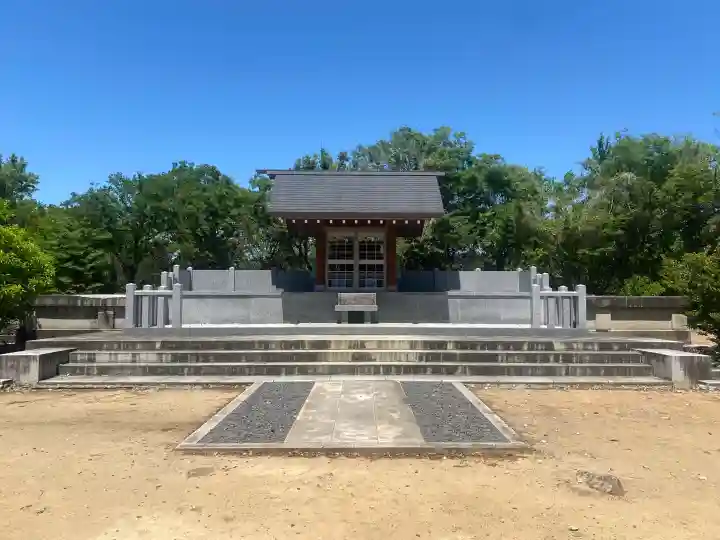 高山神社の{uncategorized: "未分類", other: "その他", undefined: "問題あり", building: "その他建物", grave: "お墓", sacred_gate: "鳥居", guardian: "狛犬", statue: "像", buddha: "仏像", history: "歴史", nature: "自然", garden: "庭園", animal: "動物", pagoda: "塔", temizu: "手水舎", mountain_gate: "山門・神門", sanctuary: "本殿・本堂", subordinate: "末社・摂社", art: "芸術", scenery: "景色", jizo: "地蔵", ema: "絵馬", goshuin: "御朱印", omikuji: "おみくじ", items: "授与品その他", amulet: "お守り", goshuincho: "御朱印帳", eats: "食事", festival: "お祭り", votive_dance: "神楽", shichigosan: "七五三参", wedding: "結婚式", experience: "体験その他", initially: "初詣", around: "周辺", anti_infection: "感染症対策"}