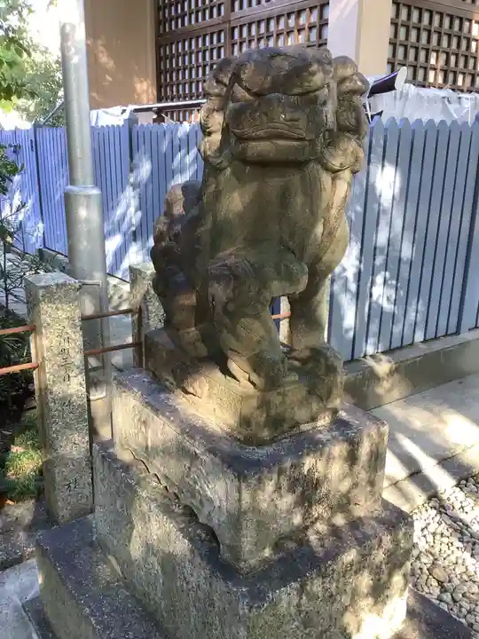 白山神社(新栄)の狛犬