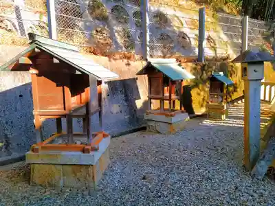 神明社の末社・摂社