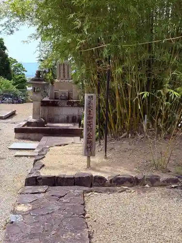 興聖寺（興聖寶林禅寺）の{uncategorized: "未分類", other: "その他", undefined: "問題あり", building: "その他建物", grave: "お墓", sacred_gate: "鳥居", guardian: "狛犬", statue: "像", buddha: "仏像", history: "歴史", nature: "自然", garden: "庭園", animal: "動物", pagoda: "塔", temizu: "手水舎", mountain_gate: "山門・神門", sanctuary: "本殿・本堂", subordinate: "末社・摂社", art: "芸術", scenery: "景色", jizo: "地蔵", ema: "絵馬", goshuin: "御朱印", omikuji: "おみくじ", items: "授与品その他", amulet: "お守り", goshuincho: "御朱印帳", eats: "食事", festival: "お祭り", votive_dance: "神楽", shichigosan: "七五三参", wedding: "結婚式", experience: "体験その他", initially: "初詣", around: "周辺", anti_infection: "感染症対策"}