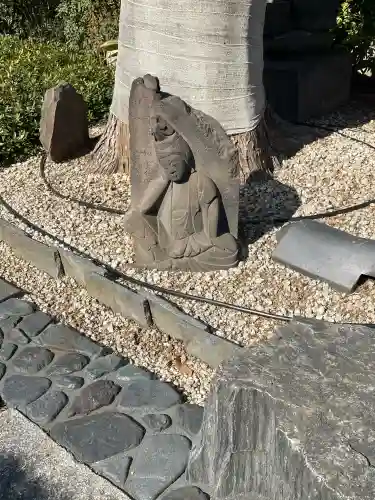 増上寺塔頭 妙定院の{uncategorized: "未分類", other: "その他", undefined: "問題あり", building: "その他建物", grave: "お墓", sacred_gate: "鳥居", guardian: "狛犬", statue: "像", buddha: "仏像", history: "歴史", nature: "自然", garden: "庭園", animal: "動物", pagoda: "塔", temizu: "手水舎", mountain_gate: "山門・神門", sanctuary: "本殿・本堂", subordinate: "末社・摂社", art: "芸術", scenery: "景色", jizo: "地蔵", ema: "絵馬", goshuin: "御朱印", omikuji: "おみくじ", items: "授与品その他", amulet: "お守り", goshuincho: "御朱印帳", eats: "食事", festival: "お祭り", votive_dance: "神楽", shichigosan: "七五三参", wedding: "結婚式", experience: "体験その他", initially: "初詣", around: "周辺", anti_infection: "感染症対策"}