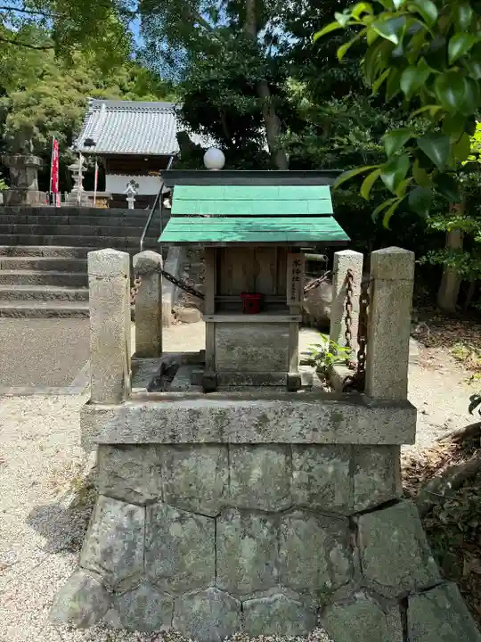 諏訪神社の末社・摂社