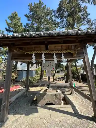 江島若宮八幡神社の手水舎