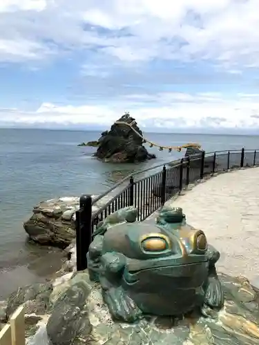 二見興玉神社の像