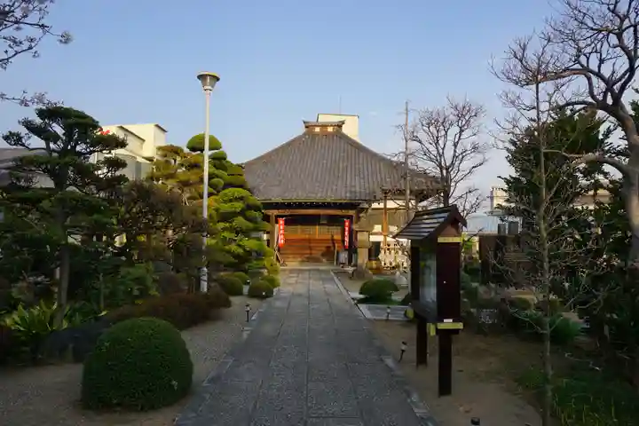 宗信寺の本殿・本堂