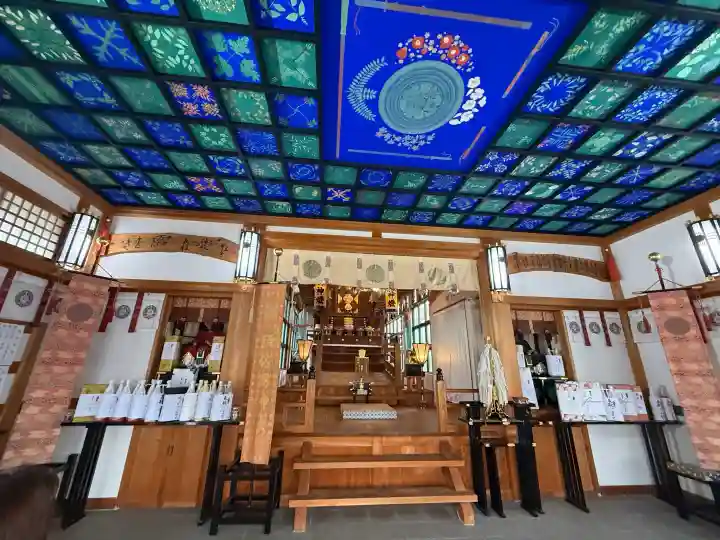 水堂須佐男神社の{uncategorized: "未分類", other: "その他", undefined: "問題あり", building: "その他建物", grave: "お墓", sacred_gate: "鳥居", guardian: "狛犬", statue: "像", buddha: "仏像", history: "歴史", nature: "自然", garden: "庭園", animal: "動物", pagoda: "塔", temizu: "手水舎", mountain_gate: "山門・神門", sanctuary: "本殿・本堂", subordinate: "末社・摂社", art: "芸術", scenery: "景色", jizo: "地蔵", ema: "絵馬", goshuin: "御朱印", omikuji: "おみくじ", items: "授与品その他", amulet: "お守り", goshuincho: "御朱印帳", eats: "食事", festival: "お祭り", votive_dance: "神楽", shichigosan: "七五三参", wedding: "結婚式", experience: "体験その他", initially: "初詣", around: "周辺", anti_infection: "感染症対策"}