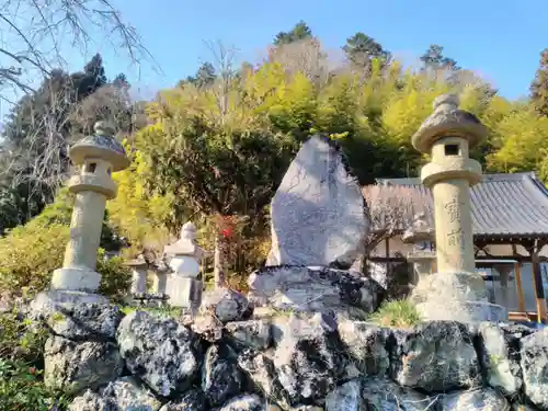 来光寺の像