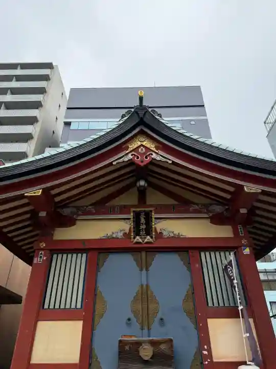 三島神社の{uncategorized: "未分類", other: "その他", undefined: "問題あり", building: "その他建物", grave: "お墓", sacred_gate: "鳥居", guardian: "狛犬", statue: "像", buddha: "仏像", history: "歴史", nature: "自然", garden: "庭園", animal: "動物", pagoda: "塔", temizu: "手水舎", mountain_gate: "山門・神門", sanctuary: "本殿・本堂", subordinate: "末社・摂社", art: "芸術", scenery: "景色", jizo: "地蔵", ema: "絵馬", goshuin: "御朱印", omikuji: "おみくじ", items: "授与品その他", amulet: "お守り", goshuincho: "御朱印帳", eats: "食事", festival: "お祭り", votive_dance: "神楽", shichigosan: "七五三参", wedding: "結婚式", experience: "体験その他", initially: "初詣", around: "周辺", anti_infection: "感染症対策"}