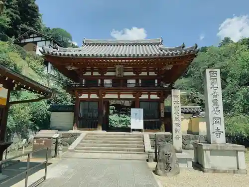 岡寺（龍蓋寺）の山門