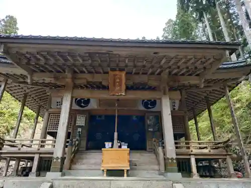 八海山坂本神社の{uncategorized: "未分類", other: "その他", undefined: "問題あり", building: "その他建物", grave: "お墓", sacred_gate: "鳥居", guardian: "狛犬", statue: "像", buddha: "仏像", history: "歴史", nature: "自然", garden: "庭園", animal: "動物", pagoda: "塔", temizu: "手水舎", mountain_gate: "山門・神門", sanctuary: "本殿・本堂", subordinate: "末社・摂社", art: "芸術", scenery: "景色", jizo: "地蔵", ema: "絵馬", goshuin: "御朱印", omikuji: "おみくじ", items: "授与品その他", amulet: "お守り", goshuincho: "御朱印帳", eats: "食事", festival: "お祭り", votive_dance: "神楽", shichigosan: "七五三参", wedding: "結婚式", experience: "体験その他", initially: "初詣", around: "周辺", anti_infection: "感染症対策"}