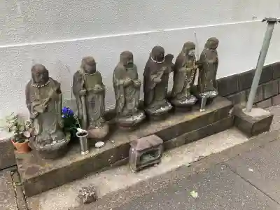 薬王寺の{uncategorized: "未分類", other: "その他", undefined: "問題あり", building: "その他建物", grave: "お墓", sacred_gate: "鳥居", guardian: "狛犬", statue: "像", buddha: "仏像", history: "歴史", nature: "自然", garden: "庭園", animal: "動物", pagoda: "塔", temizu: "手水舎", mountain_gate: "山門・神門", sanctuary: "本殿・本堂", subordinate: "末社・摂社", art: "芸術", scenery: "景色", jizo: "地蔵", ema: "絵馬", goshuin: "御朱印", omikuji: "おみくじ", items: "授与品その他", amulet: "お守り", goshuincho: "御朱印帳", eats: "食事", festival: "お祭り", votive_dance: "神楽", shichigosan: "七五三参", wedding: "結婚式", experience: "体験その他", initially: "初詣", around: "周辺", anti_infection: "感染症対策"}
