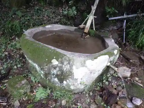 倭文神社の手水