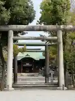 溝旗神社(肇國神社)の鳥居