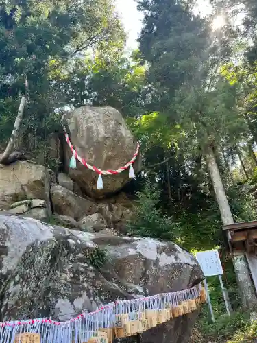 釣石神社の{uncategorized: "未分類", other: "その他", undefined: "問題あり", building: "その他建物", grave: "お墓", sacred_gate: "鳥居", guardian: "狛犬", statue: "像", buddha: "仏像", history: "歴史", nature: "自然", garden: "庭園", animal: "動物", pagoda: "塔", temizu: "手水舎", mountain_gate: "山門・神門", sanctuary: "本殿・本堂", subordinate: "末社・摂社", art: "芸術", scenery: "景色", jizo: "地蔵", ema: "絵馬", goshuin: "御朱印", omikuji: "おみくじ", items: "授与品その他", amulet: "お守り", goshuincho: "御朱印帳", eats: "食事", festival: "お祭り", votive_dance: "神楽", shichigosan: "七五三参", wedding: "結婚式", experience: "体験その他", initially: "初詣", around: "周辺", anti_infection: "感染症対策"}