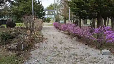 草分神社の庭園