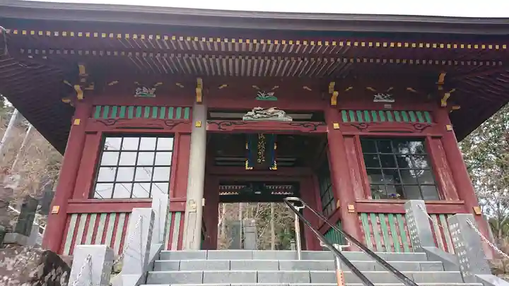 武蔵御嶽神社の山門・神門