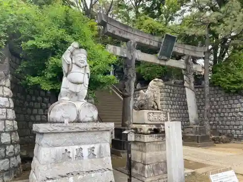 品川神社の像