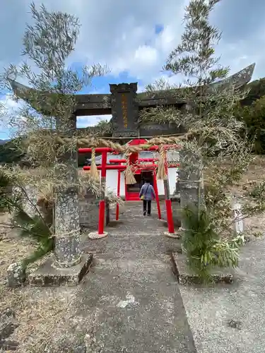 起松稲荷大明神の鳥居