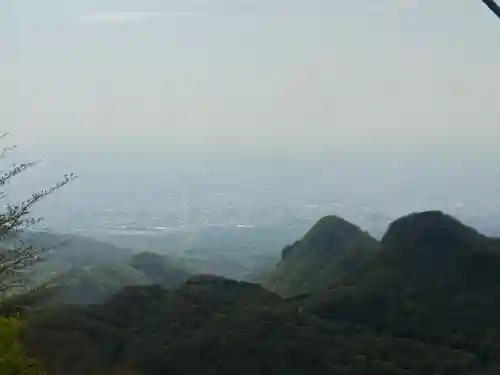 榛名富士山神社の{uncategorized: "未分類", other: "その他", undefined: "問題あり", building: "その他建物", grave: "お墓", sacred_gate: "鳥居", guardian: "狛犬", statue: "像", buddha: "仏像", history: "歴史", nature: "自然", garden: "庭園", animal: "動物", pagoda: "塔", temizu: "手水舎", mountain_gate: "山門・神門", sanctuary: "本殿・本堂", subordinate: "末社・摂社", art: "芸術", scenery: "景色", jizo: "地蔵", ema: "絵馬", goshuin: "御朱印", omikuji: "おみくじ", items: "授与品その他", amulet: "お守り", goshuincho: "御朱印帳", eats: "食事", festival: "お祭り", votive_dance: "神楽", shichigosan: "七五三参", wedding: "結婚式", experience: "体験その他", initially: "初詣", around: "周辺", anti_infection: "感染症対策"}