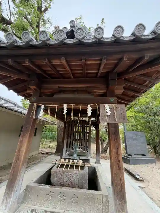 藤森神社の{uncategorized: "未分類", other: "その他", undefined: "問題あり", building: "その他建物", grave: "お墓", sacred_gate: "鳥居", guardian: "狛犬", statue: "像", buddha: "仏像", history: "歴史", nature: "自然", garden: "庭園", animal: "動物", pagoda: "塔", temizu: "手水舎", mountain_gate: "山門・神門", sanctuary: "本殿・本堂", subordinate: "末社・摂社", art: "芸術", scenery: "景色", jizo: "地蔵", ema: "絵馬", goshuin: "御朱印", omikuji: "おみくじ", items: "授与品その他", amulet: "お守り", goshuincho: "御朱印帳", eats: "食事", festival: "お祭り", votive_dance: "神楽", shichigosan: "七五三参", wedding: "結婚式", experience: "体験その他", initially: "初詣", around: "周辺", anti_infection: "感染症対策"}