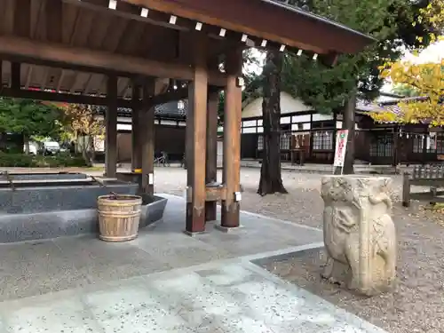 射水神社の手水舎
