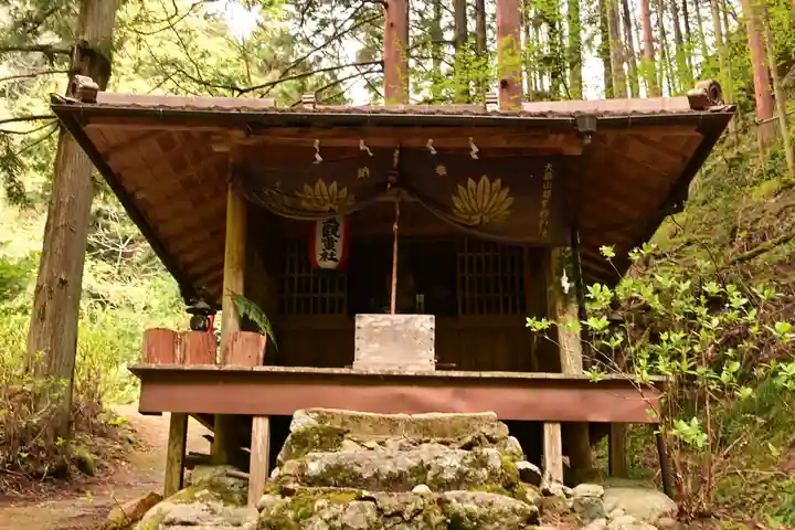 大嶽山那賀都神社(山梨県)