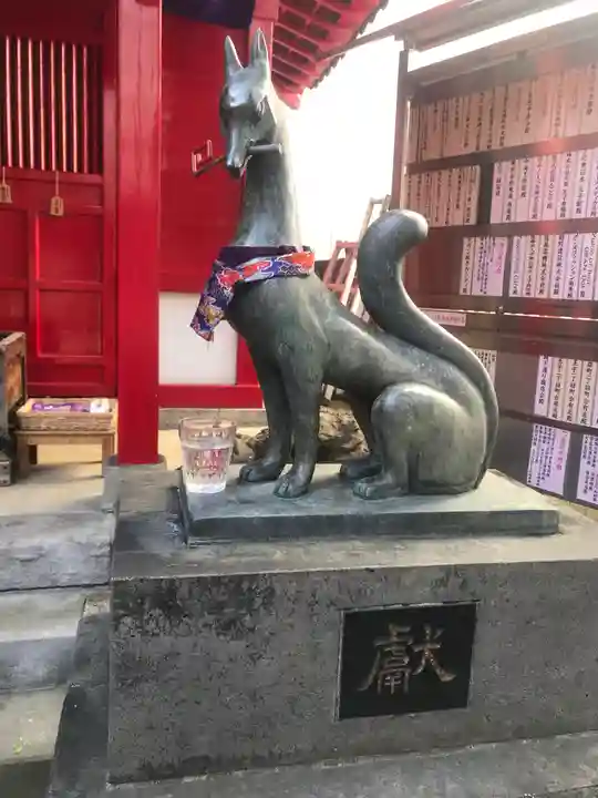 装束稲荷神社(王子稲荷神社境外摂社)の狛犬