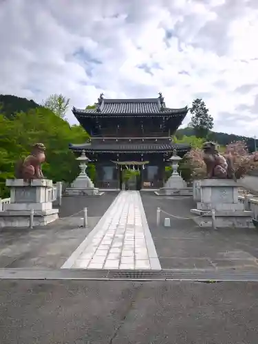 石鎚神社 口之宮 本社の{uncategorized: "未分類", other: "その他", undefined: "問題あり", building: "その他建物", grave: "お墓", sacred_gate: "鳥居", guardian: "狛犬", statue: "像", buddha: "仏像", history: "歴史", nature: "自然", garden: "庭園", animal: "動物", pagoda: "塔", temizu: "手水舎", mountain_gate: "山門・神門", sanctuary: "本殿・本堂", subordinate: "末社・摂社", art: "芸術", scenery: "景色", jizo: "地蔵", ema: "絵馬", goshuin: "御朱印", omikuji: "おみくじ", items: "授与品その他", amulet: "お守り", goshuincho: "御朱印帳", eats: "食事", festival: "お祭り", votive_dance: "神楽", shichigosan: "七五三参", wedding: "結婚式", experience: "体験その他", initially: "初詣", around: "周辺", anti_infection: "感染症対策"}