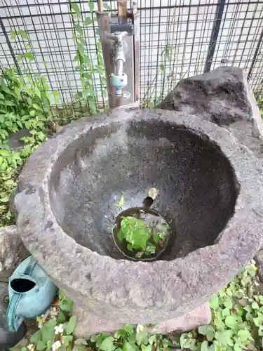 あら町諏訪神社の手水舎