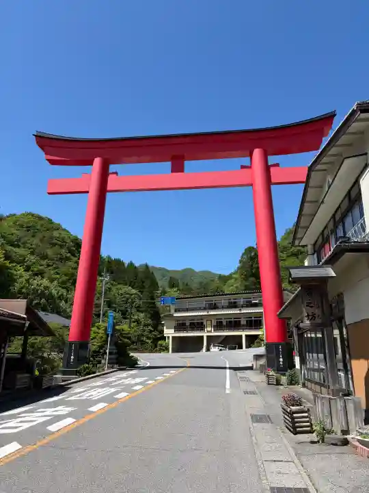 榛名神社の{uncategorized: "未分類", other: "その他", undefined: "問題あり", building: "その他建物", grave: "お墓", sacred_gate: "鳥居", guardian: "狛犬", statue: "像", buddha: "仏像", history: "歴史", nature: "自然", garden: "庭園", animal: "動物", pagoda: "塔", temizu: "手水舎", mountain_gate: "山門・神門", sanctuary: "本殿・本堂", subordinate: "末社・摂社", art: "芸術", scenery: "景色", jizo: "地蔵", ema: "絵馬", goshuin: "御朱印", omikuji: "おみくじ", items: "授与品その他", amulet: "お守り", goshuincho: "御朱印帳", eats: "食事", festival: "お祭り", votive_dance: "神楽", shichigosan: "七五三参", wedding: "結婚式", experience: "体験その他", initially: "初詣", around: "周辺", anti_infection: "感染症対策"}