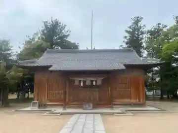 鹿島神社の{uncategorized: "未分類", other: "その他", undefined: "問題あり", building: "その他建物", grave: "お墓", sacred_gate: "鳥居", guardian: "狛犬", statue: "像", buddha: "仏像", history: "歴史", nature: "自然", garden: "庭園", animal: "動物", pagoda: "塔", temizu: "手水舎", mountain_gate: "山門・神門", sanctuary: "本殿・本堂", subordinate: "末社・摂社", art: "芸術", scenery: "景色", jizo: "地蔵", ema: "絵馬", goshuin: "御朱印", omikuji: "おみくじ", items: "授与品その他", amulet: "お守り", goshuincho: "御朱印帳", eats: "食事", festival: "お祭り", votive_dance: "神楽", shichigosan: "七五三参", wedding: "結婚式", experience: "体験その他", initially: "初詣", around: "周辺", anti_infection: "感染症対策"}