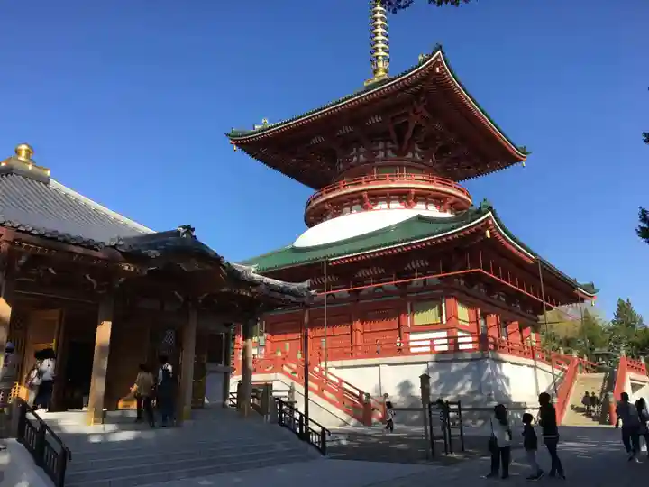 成田山新勝寺の塔