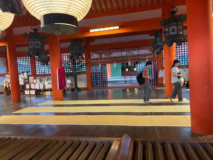 厳島神社の{uncategorized: "未分類", other: "その他", undefined: "問題あり", building: "その他建物", grave: "お墓", sacred_gate: "鳥居", guardian: "狛犬", statue: "像", buddha: "仏像", history: "歴史", nature: "自然", garden: "庭園", animal: "動物", pagoda: "塔", temizu: "手水舎", mountain_gate: "山門・神門", sanctuary: "本殿・本堂", subordinate: "末社・摂社", art: "芸術", scenery: "景色", jizo: "地蔵", ema: "絵馬", goshuin: "御朱印", omikuji: "おみくじ", items: "授与品その他", amulet: "お守り", goshuincho: "御朱印帳", eats: "食事", festival: "お祭り", votive_dance: "神楽", shichigosan: "七五三参", wedding: "結婚式", experience: "体験その他", initially: "初詣", around: "周辺", anti_infection: "感染症対策"}