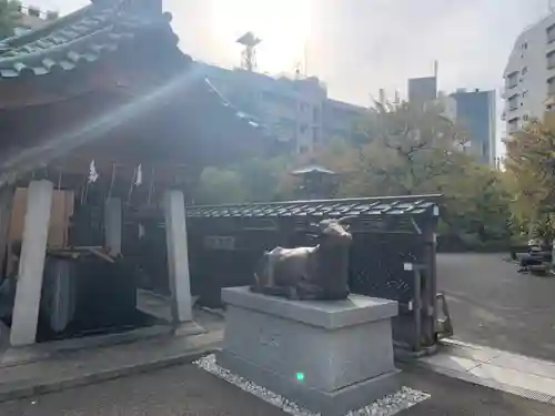 湯島天満宮の像