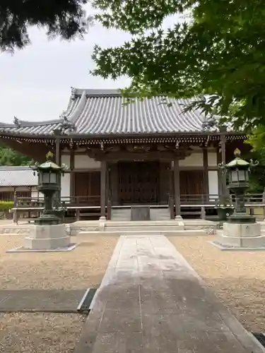 高薗寺の本殿・本堂
