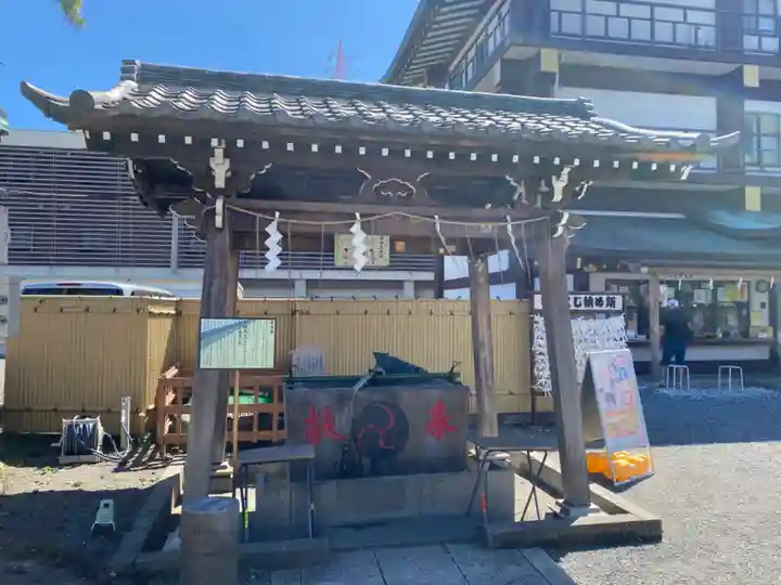 羽田神社の手水舎