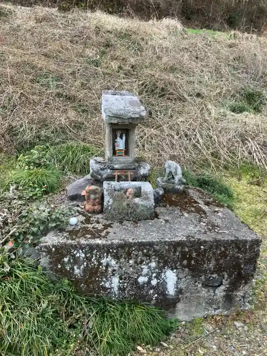 大子稲荷神社の{uncategorized: "未分類", other: "その他", undefined: "問題あり", building: "その他建物", grave: "お墓", sacred_gate: "鳥居", guardian: "狛犬", statue: "像", buddha: "仏像", history: "歴史", nature: "自然", garden: "庭園", animal: "動物", pagoda: "塔", temizu: "手水舎", mountain_gate: "山門・神門", sanctuary: "本殿・本堂", subordinate: "末社・摂社", art: "芸術", scenery: "景色", jizo: "地蔵", ema: "絵馬", goshuin: "御朱印", omikuji: "おみくじ", items: "授与品その他", amulet: "お守り", goshuincho: "御朱印帳", eats: "食事", festival: "お祭り", votive_dance: "神楽", shichigosan: "七五三参", wedding: "結婚式", experience: "体験その他", initially: "初詣", around: "周辺", anti_infection: "感染症対策"}