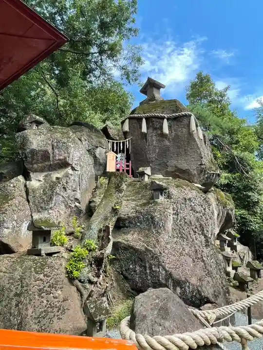 産泰神社の末社・摂社