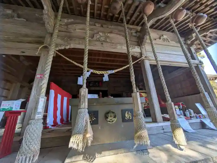 東霧島神社の{uncategorized: "未分類", other: "その他", undefined: "問題あり", building: "その他建物", grave: "お墓", sacred_gate: "鳥居", guardian: "狛犬", statue: "像", buddha: "仏像", history: "歴史", nature: "自然", garden: "庭園", animal: "動物", pagoda: "塔", temizu: "手水舎", mountain_gate: "山門・神門", sanctuary: "本殿・本堂", subordinate: "末社・摂社", art: "芸術", scenery: "景色", jizo: "地蔵", ema: "絵馬", goshuin: "御朱印", omikuji: "おみくじ", items: "授与品その他", amulet: "お守り", goshuincho: "御朱印帳", eats: "食事", festival: "お祭り", votive_dance: "神楽", shichigosan: "七五三参", wedding: "結婚式", experience: "体験その他", initially: "初詣", around: "周辺", anti_infection: "感染症対策"}