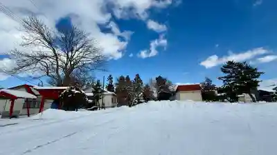 七重浜稲荷神社の{uncategorized: "未分類", other: "その他", undefined: "問題あり", building: "その他建物", grave: "お墓", sacred_gate: "鳥居", guardian: "狛犬", statue: "像", buddha: "仏像", history: "歴史", nature: "自然", garden: "庭園", animal: "動物", pagoda: "塔", temizu: "手水舎", mountain_gate: "山門・神門", sanctuary: "本殿・本堂", subordinate: "末社・摂社", art: "芸術", scenery: "景色", jizo: "地蔵", ema: "絵馬", goshuin: "御朱印", omikuji: "おみくじ", items: "授与品その他", amulet: "お守り", goshuincho: "御朱印帳", eats: "食事", festival: "お祭り", votive_dance: "神楽", shichigosan: "七五三参", wedding: "結婚式", experience: "体験その他", initially: "初詣", around: "周辺", anti_infection: "感染症対策"}