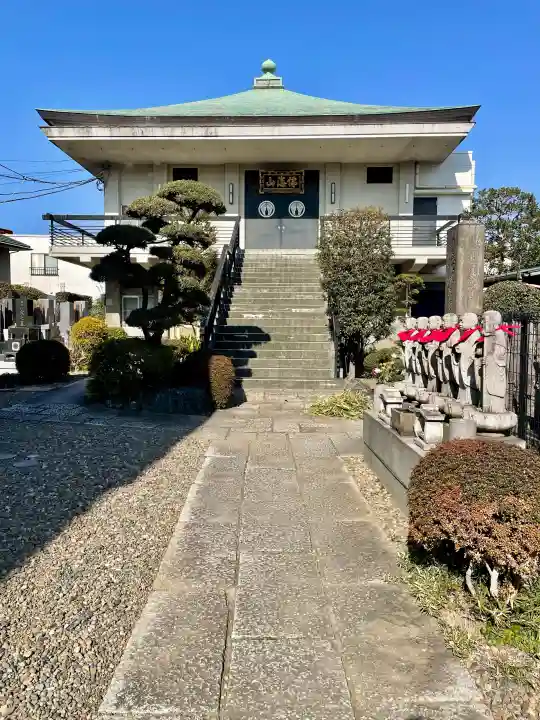 雪峰院の{uncategorized: "未分類", other: "その他", undefined: "問題あり", building: "その他建物", grave: "お墓", sacred_gate: "鳥居", guardian: "狛犬", statue: "像", buddha: "仏像", history: "歴史", nature: "自然", garden: "庭園", animal: "動物", pagoda: "塔", temizu: "手水舎", mountain_gate: "山門・神門", sanctuary: "本殿・本堂", subordinate: "末社・摂社", art: "芸術", scenery: "景色", jizo: "地蔵", ema: "絵馬", goshuin: "御朱印", omikuji: "おみくじ", items: "授与品その他", amulet: "お守り", goshuincho: "御朱印帳", eats: "食事", festival: "お祭り", votive_dance: "神楽", shichigosan: "七五三参", wedding: "結婚式", experience: "体験その他", initially: "初詣", around: "周辺", anti_infection: "感染症対策"}