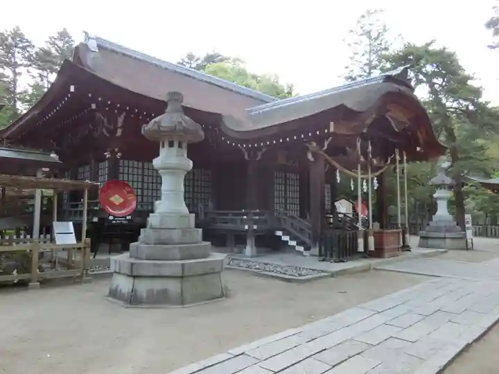 武田神社の本殿・本堂