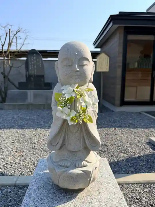 妙見寺の{uncategorized: "未分類", other: "その他", undefined: "問題あり", building: "その他建物", grave: "お墓", sacred_gate: "鳥居", guardian: "狛犬", statue: "像", buddha: "仏像", history: "歴史", nature: "自然", garden: "庭園", animal: "動物", pagoda: "塔", temizu: "手水舎", mountain_gate: "山門・神門", sanctuary: "本殿・本堂", subordinate: "末社・摂社", art: "芸術", scenery: "景色", jizo: "地蔵", ema: "絵馬", goshuin: "御朱印", omikuji: "おみくじ", items: "授与品その他", amulet: "お守り", goshuincho: "御朱印帳", eats: "食事", festival: "お祭り", votive_dance: "神楽", shichigosan: "七五三参", wedding: "結婚式", experience: "体験その他", initially: "初詣", around: "周辺", anti_infection: "感染症対策"}