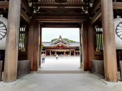 寒川神社の山門・神門