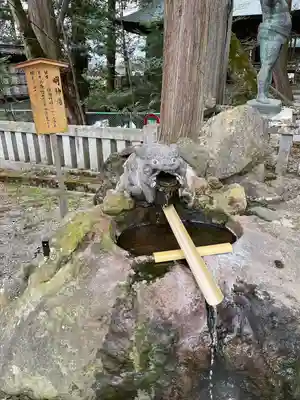 諏訪大社の手水舎