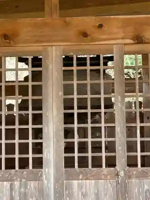 新海三社神社の{uncategorized: "未分類", other: "その他", undefined: "問題あり", building: "その他建物", grave: "お墓", sacred_gate: "鳥居", guardian: "狛犬", statue: "像", buddha: "仏像", history: "歴史", nature: "自然", garden: "庭園", animal: "動物", pagoda: "塔", temizu: "手水舎", mountain_gate: "山門・神門", sanctuary: "本殿・本堂", subordinate: "末社・摂社", art: "芸術", scenery: "景色", jizo: "地蔵", ema: "絵馬", goshuin: "御朱印", omikuji: "おみくじ", items: "授与品その他", amulet: "お守り", goshuincho: "御朱印帳", eats: "食事", festival: "お祭り", votive_dance: "神楽", shichigosan: "七五三参", wedding: "結婚式", experience: "体験その他", initially: "初詣", around: "周辺", anti_infection: "感染症対策"}