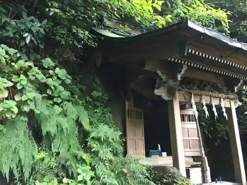 銭洗弁財天宇賀福神社の本殿・本堂