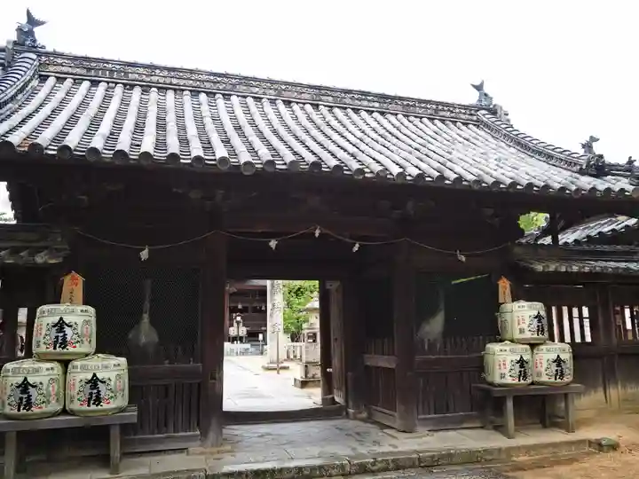 白鳥神社の山門・神門