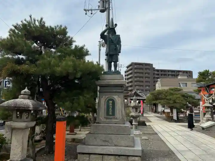 豊国神社の{uncategorized: "未分類", other: "その他", undefined: "問題あり", building: "その他建物", grave: "お墓", sacred_gate: "鳥居", guardian: "狛犬", statue: "像", buddha: "仏像", history: "歴史", nature: "自然", garden: "庭園", animal: "動物", pagoda: "塔", temizu: "手水舎", mountain_gate: "山門・神門", sanctuary: "本殿・本堂", subordinate: "末社・摂社", art: "芸術", scenery: "景色", jizo: "地蔵", ema: "絵馬", goshuin: "御朱印", omikuji: "おみくじ", items: "授与品その他", amulet: "お守り", goshuincho: "御朱印帳", eats: "食事", festival: "お祭り", votive_dance: "神楽", shichigosan: "七五三参", wedding: "結婚式", experience: "体験その他", initially: "初詣", around: "周辺", anti_infection: "感染症対策"}